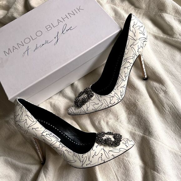 Manolo Blahnik Hangisi Pumps Jewel Buckle White Decade of Love 105mm 40.5 NEW - Picture 1 of 16